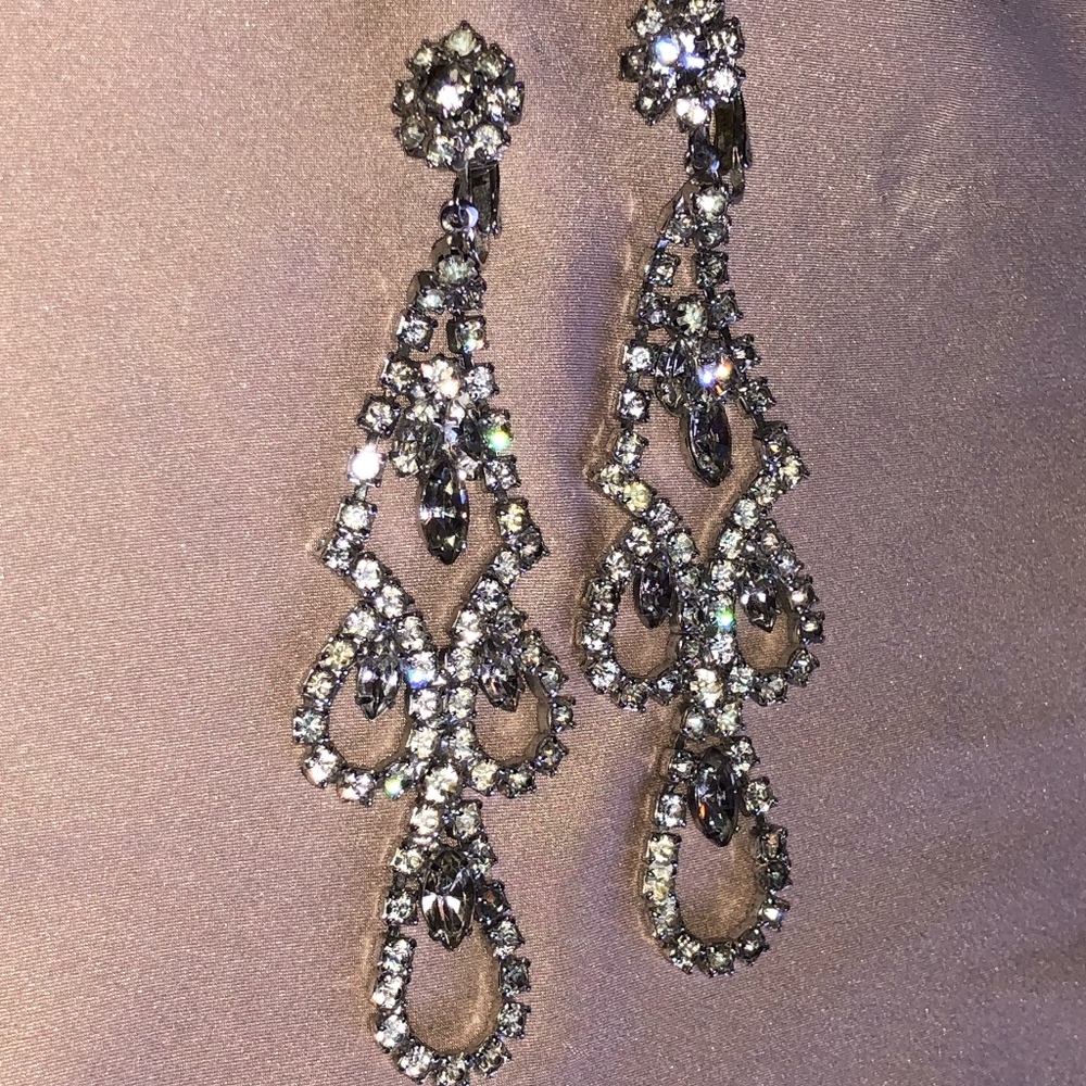 Vintage Hobé 1965 clip on earrings